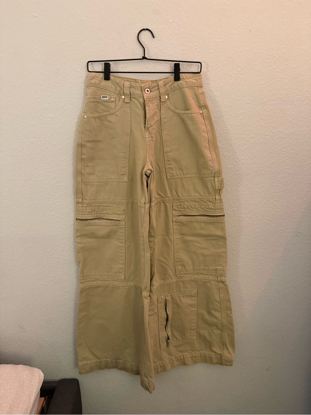Urban Outfitters Women's Wide-Leg Cargo Pants in Light Khaki